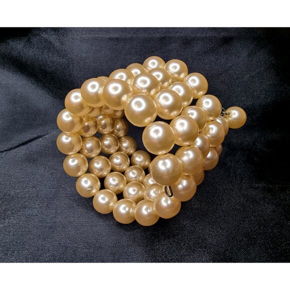 Rare Find Vintage 1990s KJL Kenneth Jay Lane Wide Gold Faux Pearl Coil Bracelet - Picture 4 of 4